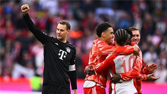 Bayern-Torwart Manuel Neuer feierte bei seinem Comeback einen Kantersieg.