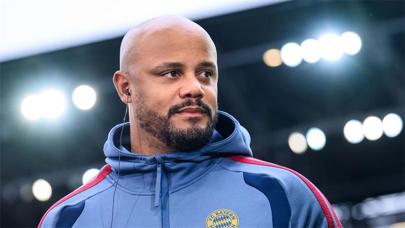 Bayern-Trainer Vincent Kompany wurde nach seinem Zusammenbruch in eine Klinik eingeliefert. (Archivbild)