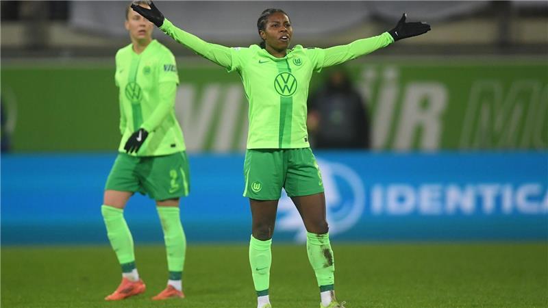 FC Bayern und Wolfsburg feiern deutliche Siege vor Topspiel Bayern kann kommen: Lineth Beerensteyn siegt mit den Wolfsburgerinnen klar in Essen.