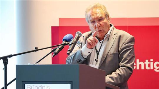 Bayerns BSW-Landeschef Klaus Ernst betrachtet die Parteiaustritte als ganz normalen Vorgang (Archivbild). 