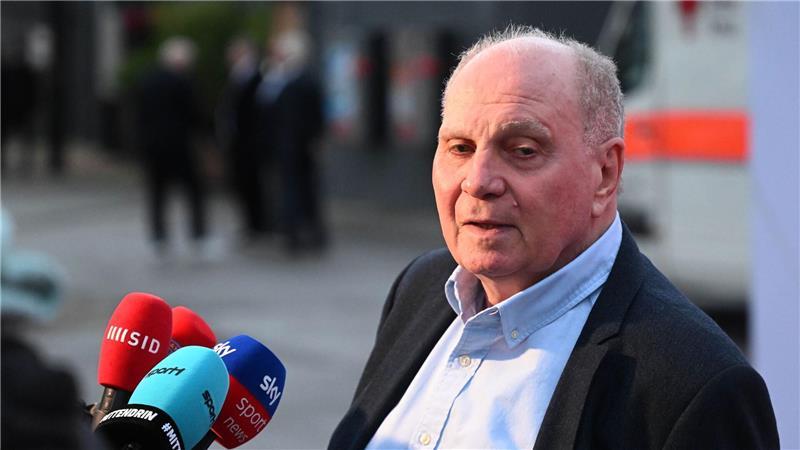 Bayerns Ehrenpräsident Uli Hoeneß war enttäuscht über die Absage von Florian Wirtz. 