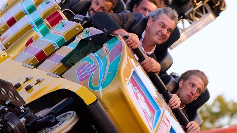 IOC verrät: Das sind Münchens Rivalen um Olympia 2036 Bayerns Ministerpräsident Markus Söder (l) und Münchens Oberbürgermeister Dominik Krause wollen Olympia nach Bayern holen. (Archivbild)