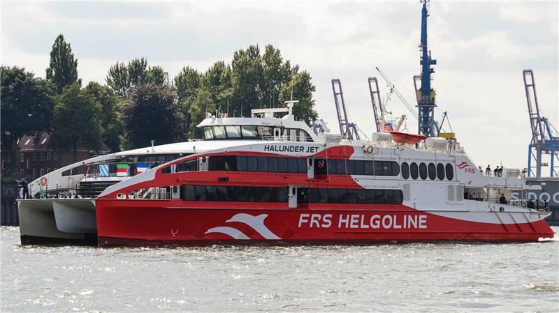 Söder mag lieber Küstennebel als Champagner Bayerns Ministerpräsident und CSU-Chef Markus Söder nutzt für seine Reise nach Helgoland den Hochgeschwindigkeitskatamaran „Halunder Jet“.