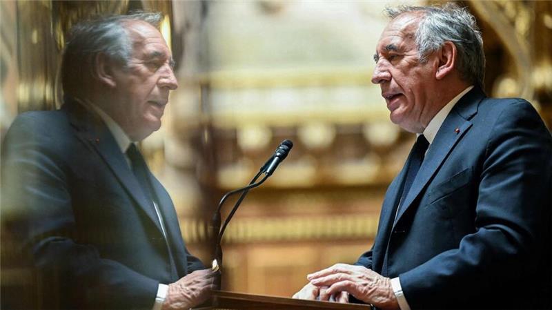 Bayrous Kabinett hat keine eigene Mehrheit im Parlament.