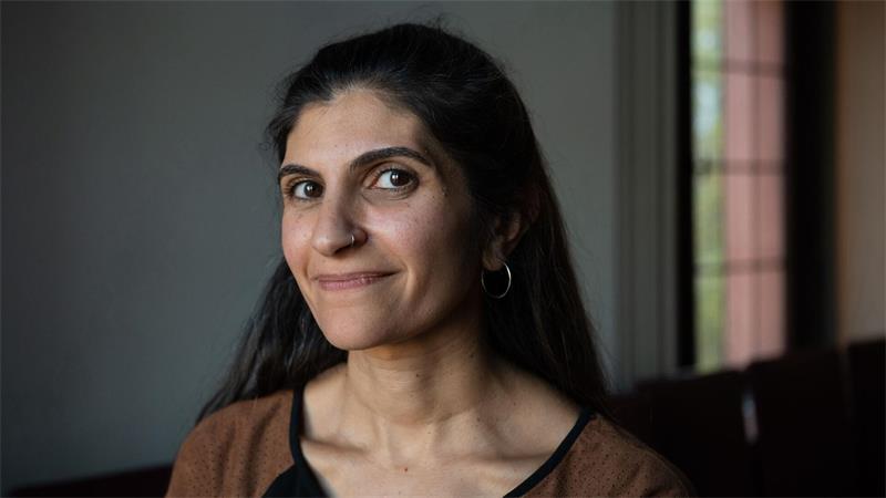 „Ein Roman gegen Gleichgültigkeit“ - Buchpreis für Bazyar Bazyar hat ihren preisgekrönten Roman in einem fiktiven Ort im Hunsrück angesiedelt.