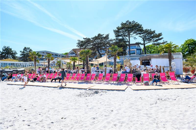 Beachclubs und Strandbars werden an den Ostseestränden immer beliebter.