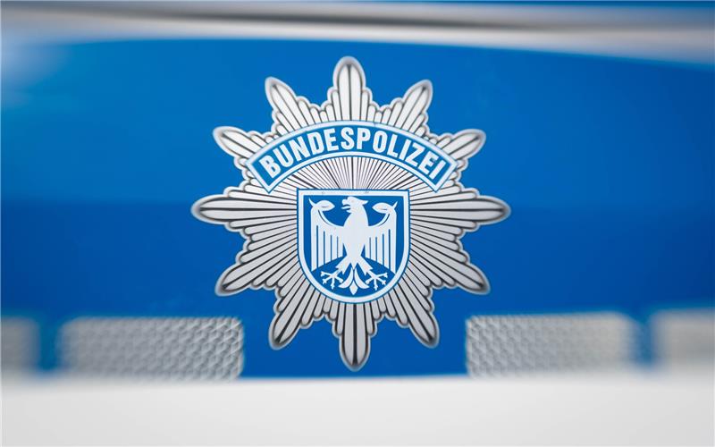 Beamte der Bundespolizei Hamburg nahmen den Angreifer fest (Symbolbild) Foto: Friso Gentsch/dpa