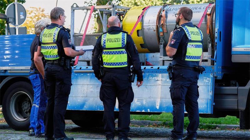 Beamte der Polizei, des Zolls, des Bundesamtes für Logistik und Mobilität (BALM) und der niederländischen Polizei waren im Einsatz.