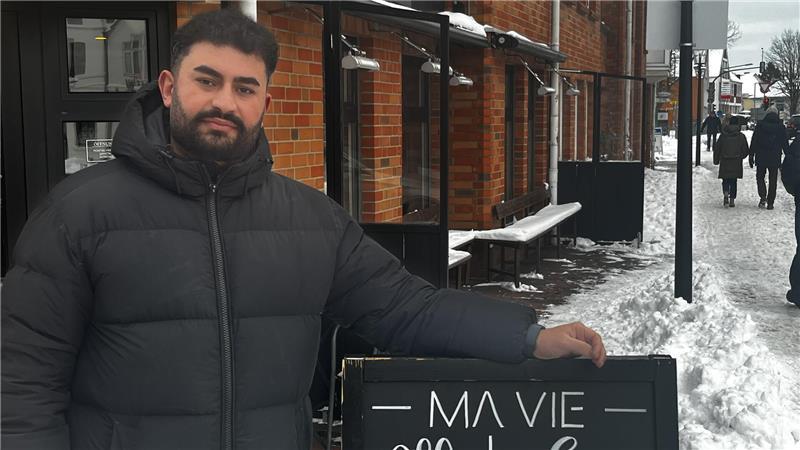 Bedram Süleyman hatte das Ma Vie in Buxtehude während des Sturmtiefs Elli geöffnet - und die Leute kamen.