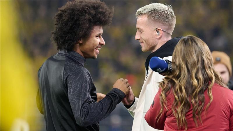 Schlotterbeck schimpft nach 2:2 des BVB in Champions League Begeistert gefeiert von Fans und ehemaligen Mitspielern: Marco Reus (r.)