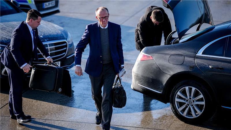 Begleitet wird der Kanzler von einer Wirtschaftsdelegation.