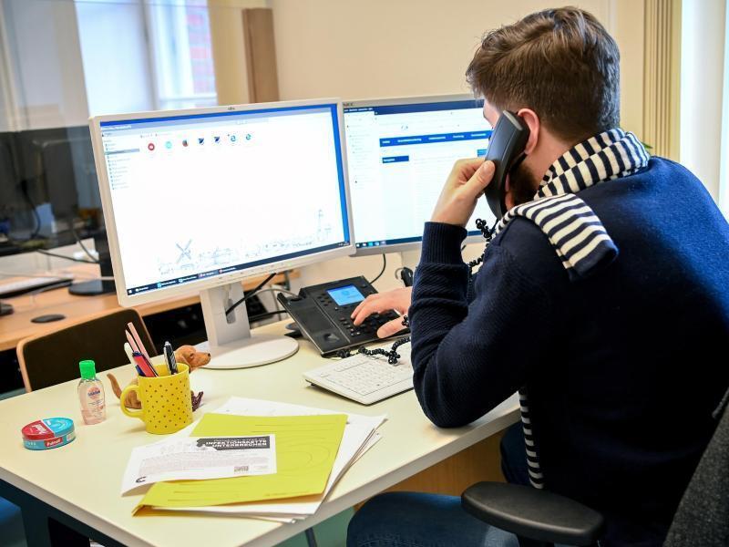 Behörden und Ministerien in Deutschland sollen künftig auch sensible Daten in einer Cloud-Lösung speichern können, die auf Technik des US-Konzerns Microsoft aufsetzt. Foto: Britta Pedersen/dpa-Zentralbild/dpa