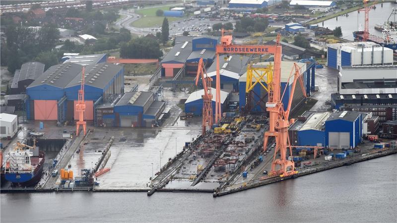 Erste deutsche Werft erhält Genehmigung für Schiffsrecycling Behördenschiffe und Fähren dürfen künftig auf einer Werft im ostfriesischen Emden abgewrackt und recycelt werden. (Archivbild)