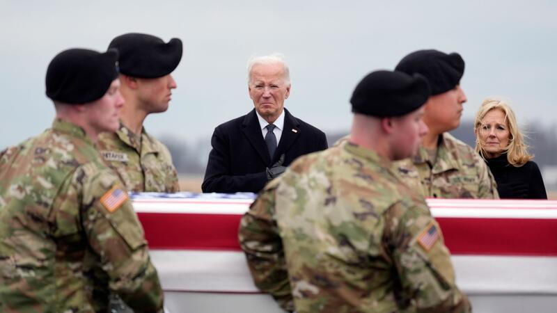 USA reagieren mit Gegenschlag auf tödlichen Drohnenangriff Bei Drohnenangriffen in Jordanien starben drei US-Soldaten. Die USA reagierte laut Medienberichten nun mit Gegenschlägen auf Irak und Syrien.