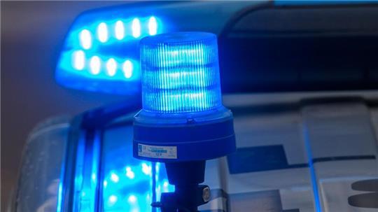 Bei Durchsuchungen nach gewalttätigen Auseinandersetzungen mit Messern sind in Wilhelmshaven zwei Männer in Untersuchungshaft gekommen. (Symbolbild)