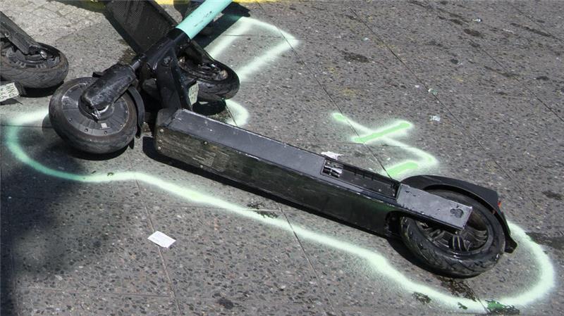 Wischhafenerin fährt Jugendliche an der B495 an Bei E-Scooter-Unfällen in Hemmoor und Hechthausen sind zwei Menschen verletzt worden.