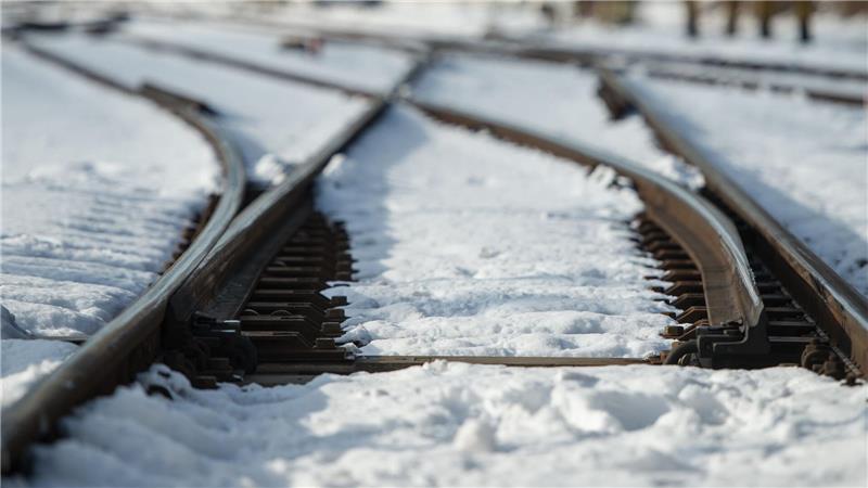 Bei Extremfrost oder starken Schneeverwehungen stoßen Weichenheizungen an ihre Grenzen. (Symbolbild)