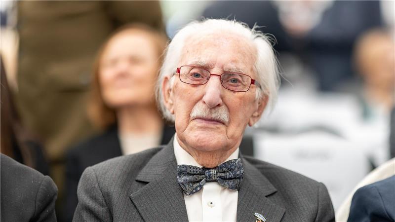 Bei Gedenkfeiern ruft Leon Weintraub regelmäßig zu mehr Humanismus auf. (Archivbild)