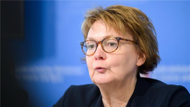 Bei Gewalt gegen Einsatzkräfte müsse der Rechtsstaat klare Kante zeigen, sagt Innenministerin Behrens. (Archivbild)