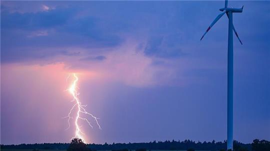 Bei Gewitter sind Masten unbedingt zu meiden.