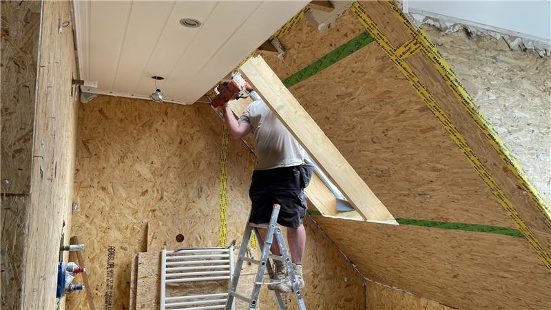 Bei Handwerkerleistungen lassen sich manche Arbeiten nicht vorhersehen. Darum sind Kostenvoranschläge in diesem Fall nicht bindend. Foto: Alexander Ludwig/dpa-tmn