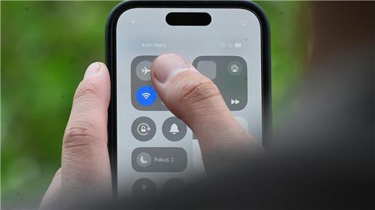 Bei Handyverträgen geben die Netzbetreiber eine geschätzte maximale Übertragungsrate an. 
