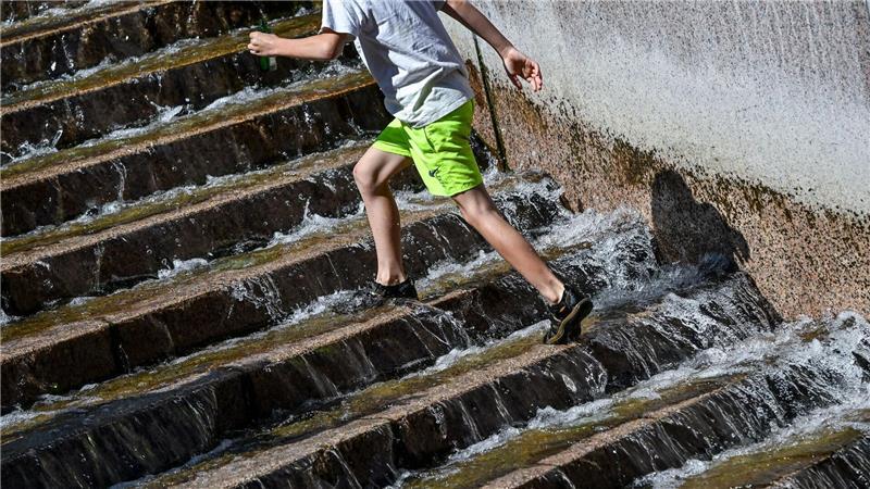 30-Grad-Hitze: Wie war das früher eigentlich? Bei Hitze ist auch einmal Abkühlung vonnöten. (Symbolbild)
