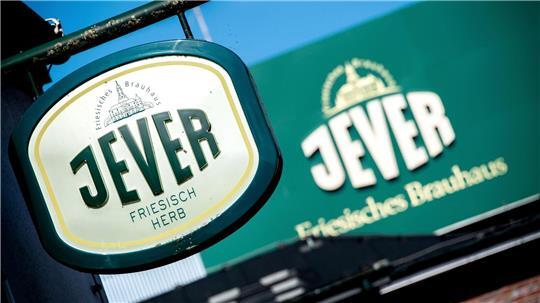 Bei Jever wird heute gestreikt. Auch in anderen Brauereien im Norden soll die Arbeit ruhen. (Archivfoto)