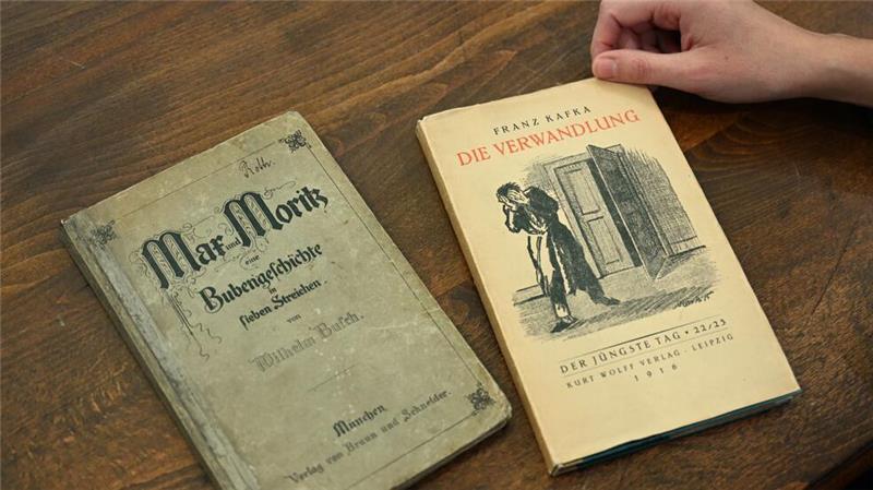 Manuskript und Brief von Kafka in Hamburg für 286.000 Euro versteigert Bei Ketterer Kunst werden am Montag Erstausgaben eines Max-und-Moritz-Buches von Wilhelm Busch sowie des Buches „Die Verwandlung“ von Franz Kafka versteigert.