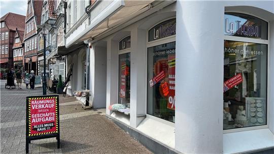 Bei LaTienda in der Stader Hökerstraße läuft der Ausverkauf. Demnächst sollen hier Kunst und Kultur einziehen.