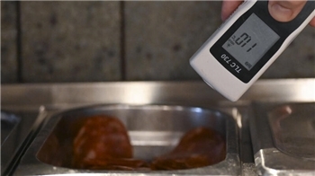 Bei Lebensmittelkontrollen im Landkreis Stade sind hunderte Verstöße aufgeflogen.