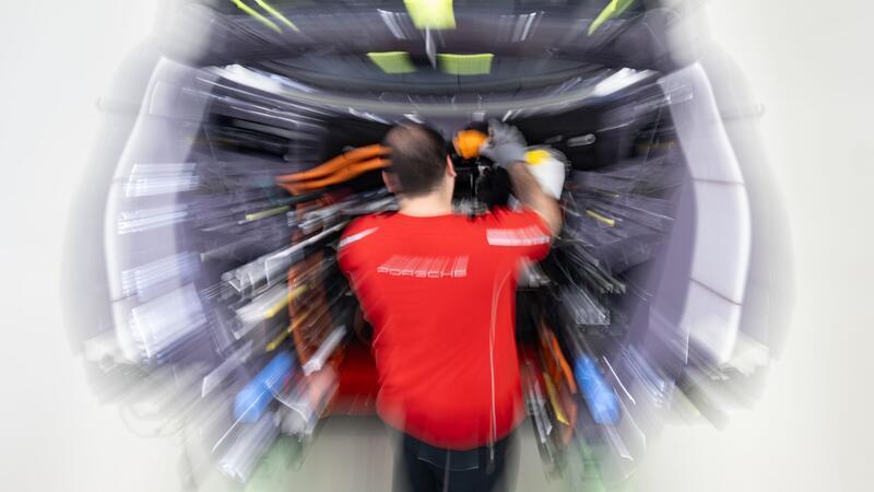 Bei Porsche sollen noch mehr Stellen wegfallen. (Archivbild)