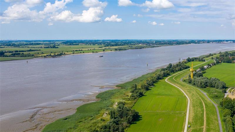 Bei Schiffsunfällen auf der Weser ist schnelles Handeln gefragt. (Symbolbild)