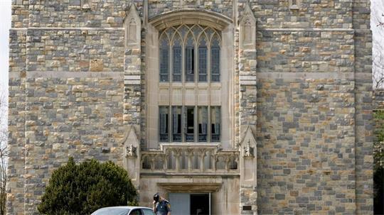 Bei Schüssen an einer Universität im US-Bundesstaat Virginia sind mehrere Menschen verletzt worden. 