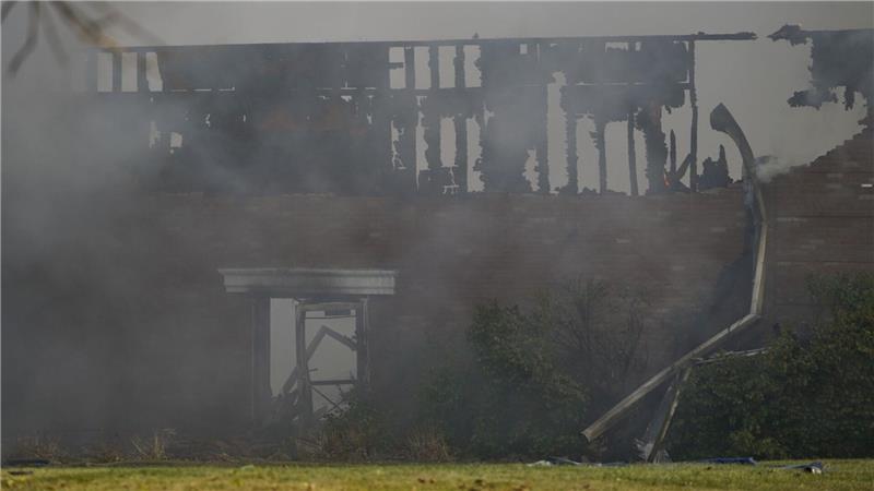 Bei Schüssen und dem Feuer sind Menschen gestorben.