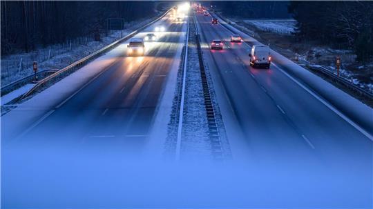 Bei Stuckenborstel wurden Gegenstände auf die A1 geworfen.