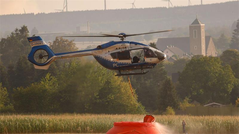 Löscharbeiten im Hürtgenwald gehen weiter Bei Tageslicht sollen die Löschhubschrauber wieder fliegen.