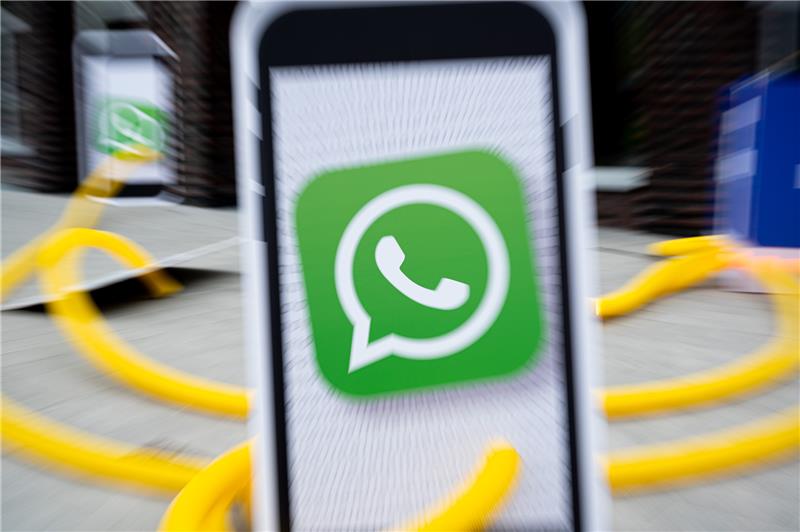 Bei WhatsApp steht die dritte Neuerung innerhalb eines Monats an. Foto: Daniel Reinhardt/dpa/dpa-tmn