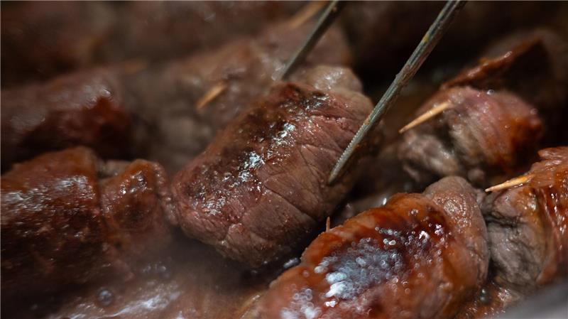 Kantinen-Ranking: Spaghetti vorn, Currywurst rutscht ab Bei älteren Menschen hoch im Kurs: Rinderrouladen. (Archivbild)