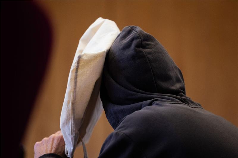 Mordfall Claudia Otto - Angeklagter beteuert seine Unschuld Bei dem Angeklagten handelt es sich um einen bereits verurteilten Doppelmörder.
