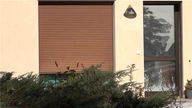 Spürhunde und Bagger - Suche im Fall Rebecca in Brandenburg Bei dem Einsatz in Lindenberg geht es den Angaben danach, Gegenstände aufzufinden sowie Tatspuren und andere Beweismittel zu sichern.