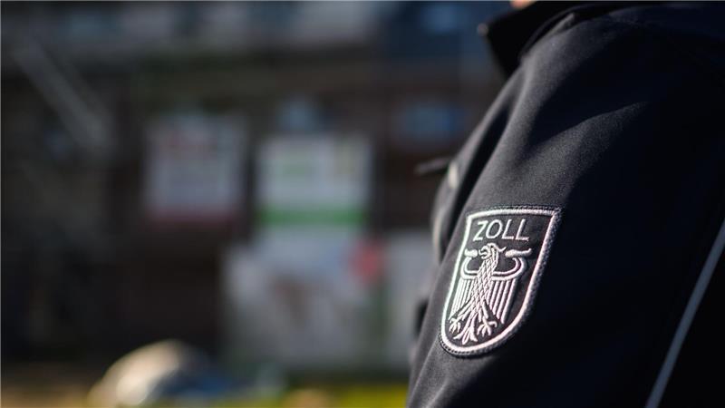 Bei dem Einsatz vom 20. bis 22. Mai wurden den Angaben zufolge 13 Lagerhallen und Wohnungen in Nordrhein-Westfalen, Hessen und Rheinland-Pfalz durchsucht. (Symbolbild)