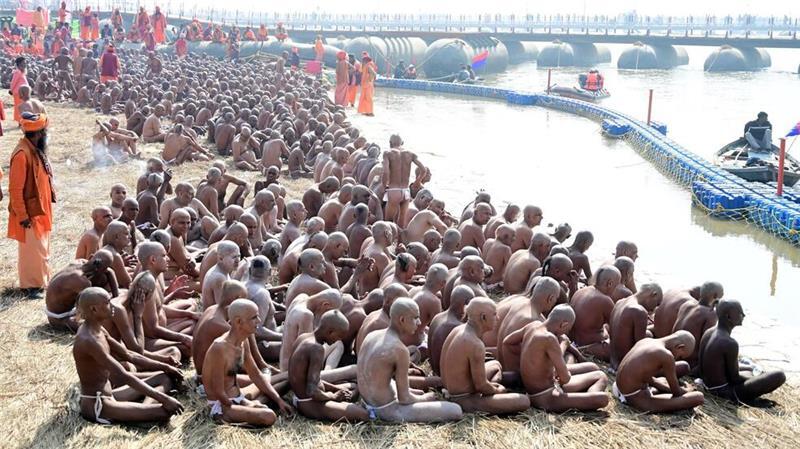 Bei dem Fest wollen Gläubigen sich von ihren Sünden reinigen und aus dem Kreislauf von Geburt und Tod befreien. 