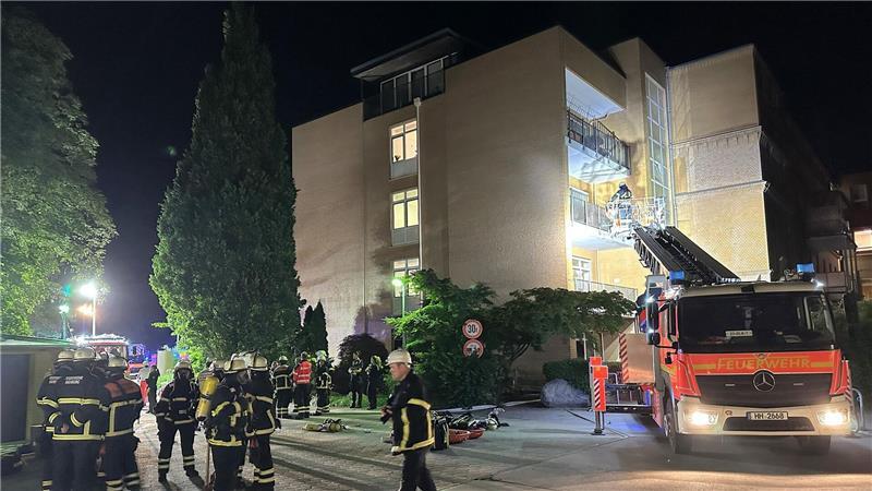 Brandstiftung? Drei Tote in Hamburg bei einem Klinikbrand Bei dem Feuer im Marienkrankenhaus sind drei Menschen ums Leben gekommen.