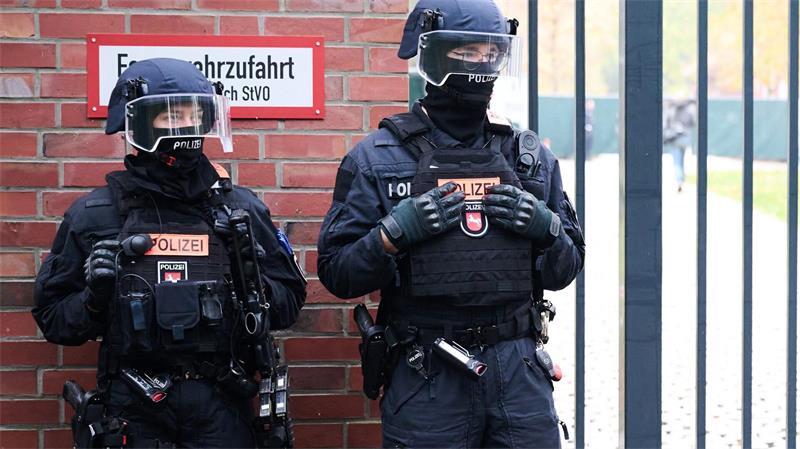 Bei dem Mordprozess sind die Sicherheitsvorkehrungen hoch.