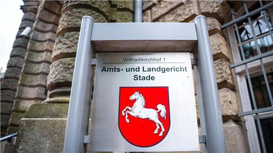 Bei dem Prozess am Landgericht Stade ergriff der Angeklagte aus Gyhum das Wort und trug eine persönliche Erklärung über seine Sicht der Dinge dar.