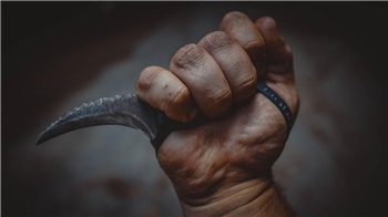 Bei dem Streit im Bützflether Penny-Markt zog einer der Beteiligten plötzlich ein Messer (Symbolbild).