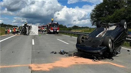 Bei dem Unfall auf der A1 wurden die Verunfallten leicht verletzt.