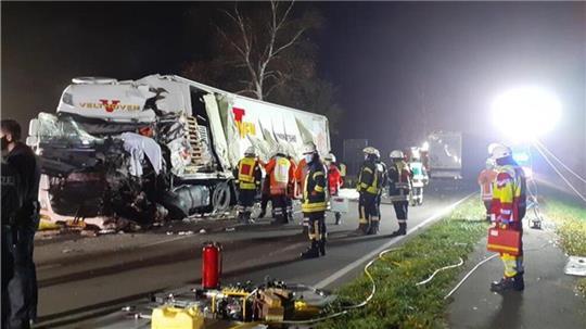 Bei dem Unfall auf der Bundesstraße B6 kam 2020 ein Lkw-Fahrer ums Leben (Archivbild).