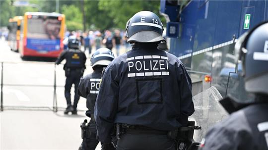 Bei dem Vorfall im August 2023 hatten mehrere Polizisten Knalltraumata erlitten.